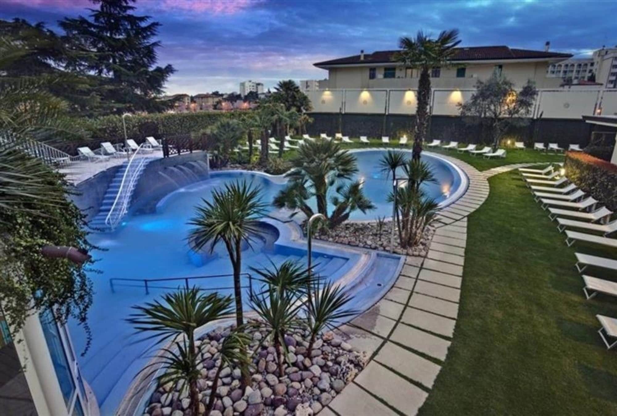 Hotel Quisisana Terme Абано-Терме Экстерьер фото